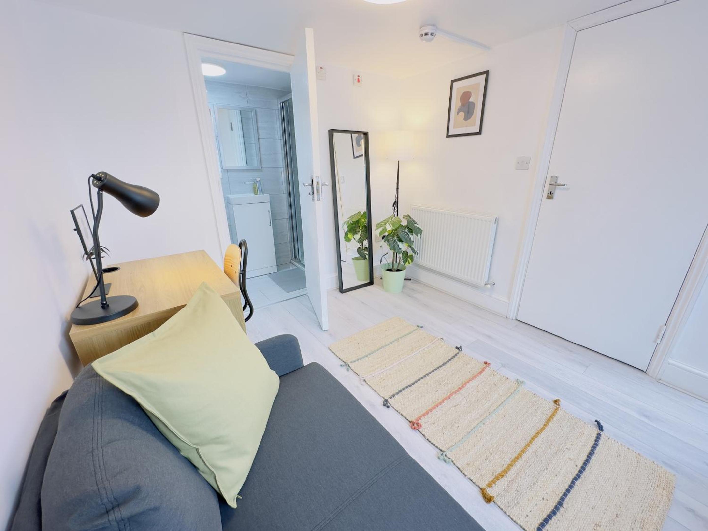 Double Room with Private Bathroom photo 3