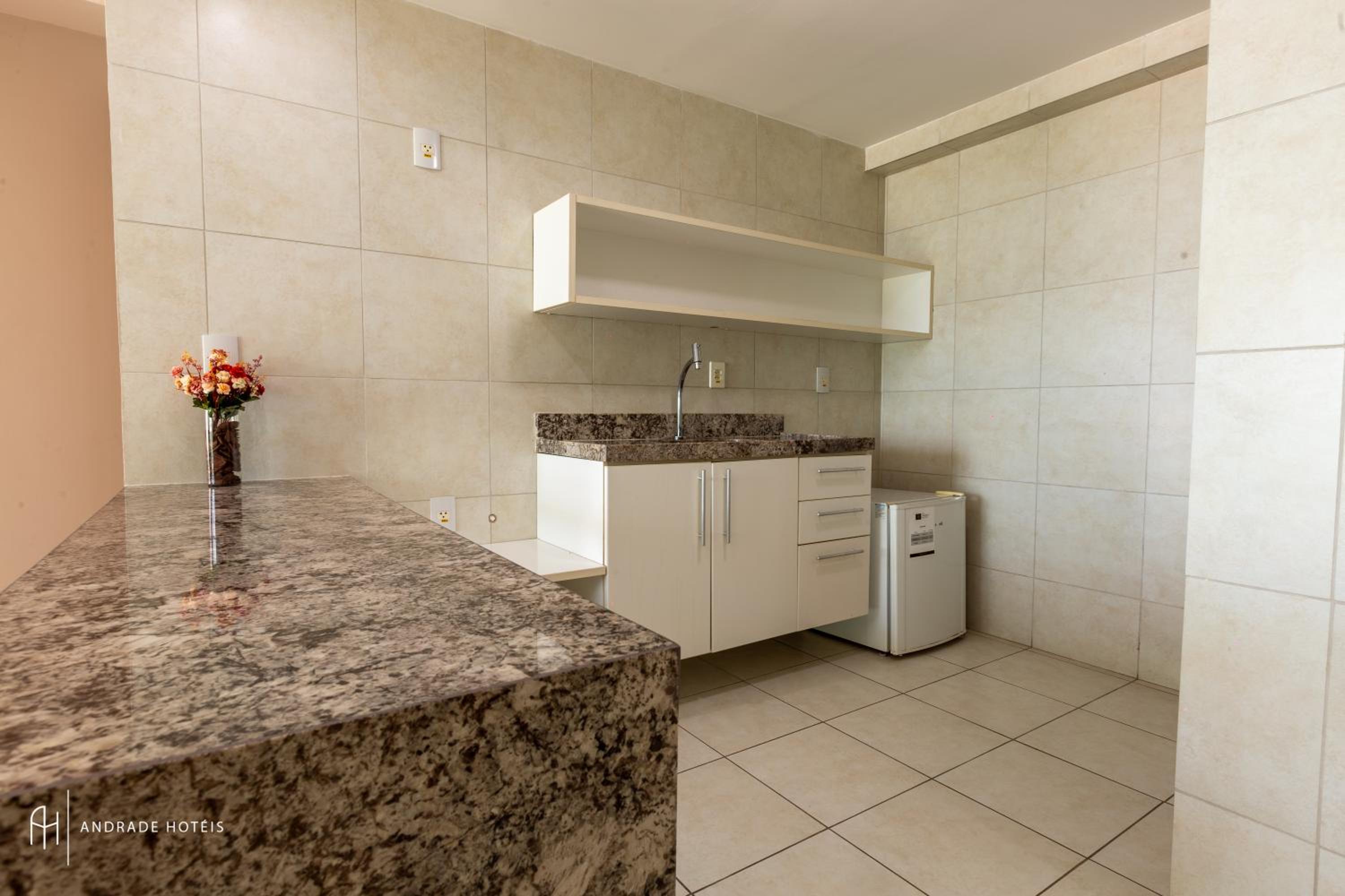 Suite - Photo 10