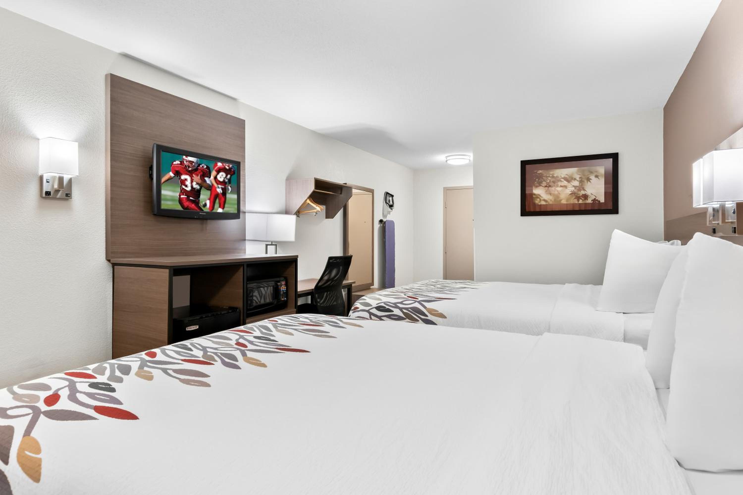 Superior Room with Two Queen Beds Smoke Free - Photo 6