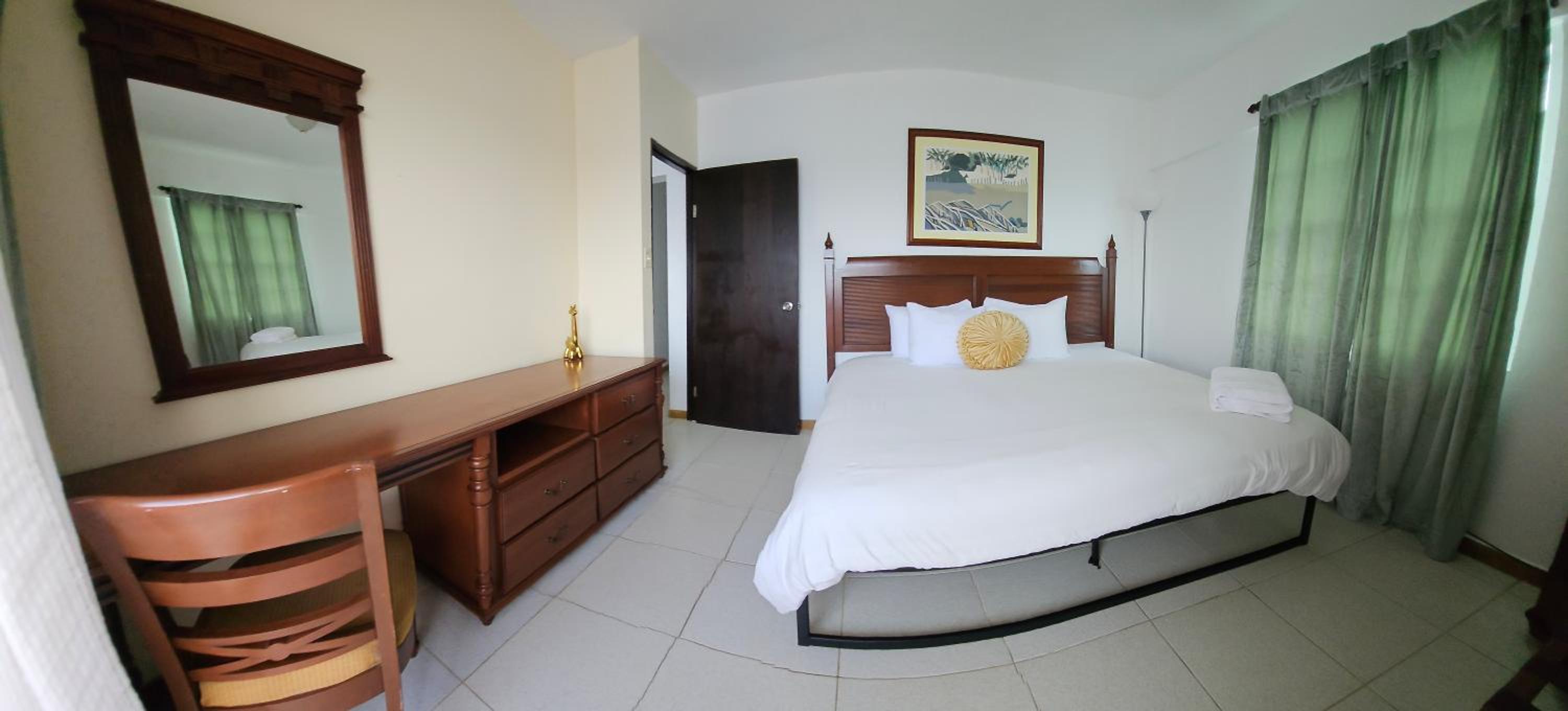 King Suite with Ocean View photo 2