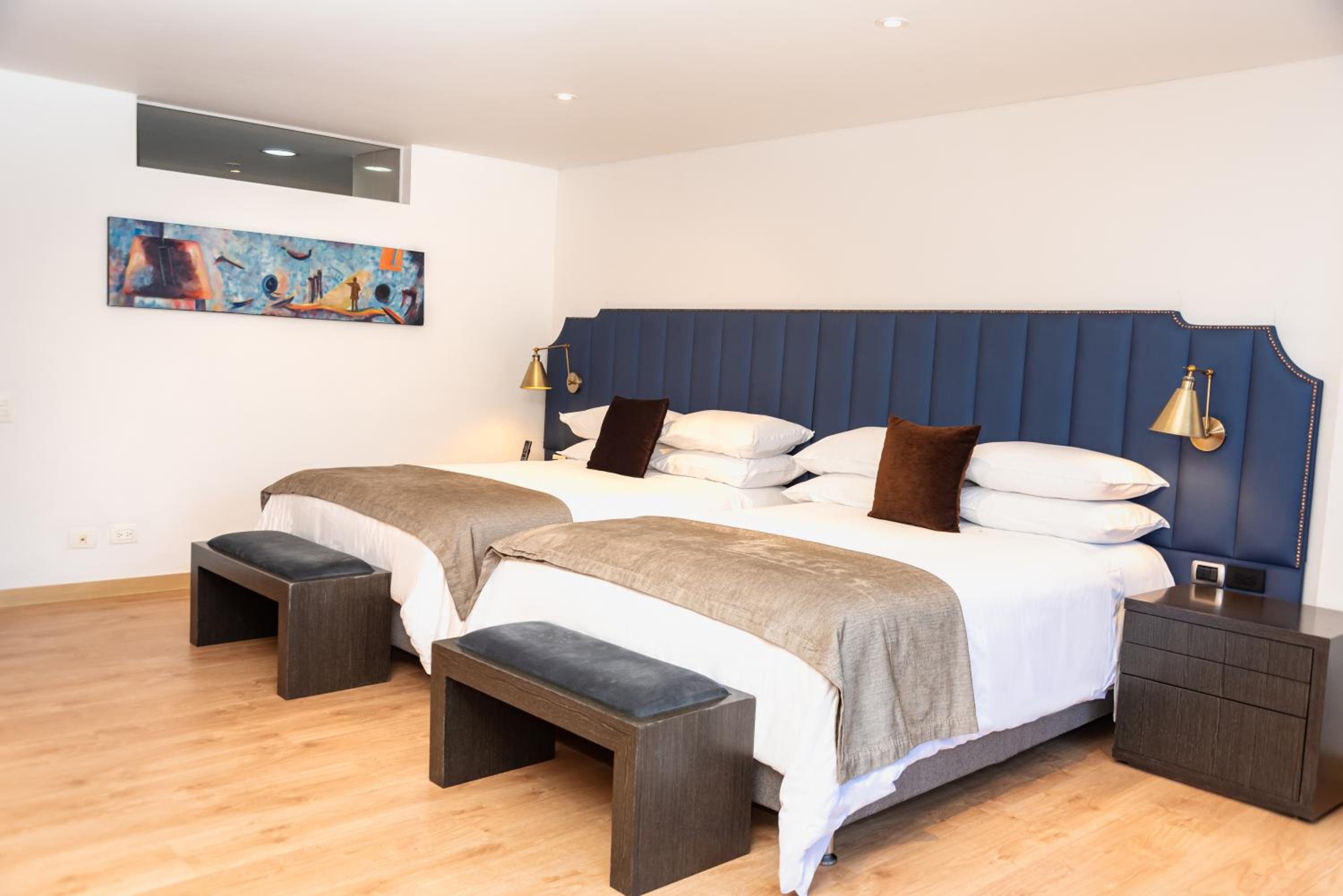 2 King 1 Queen-1 Bedroom Suite-Non Smoking