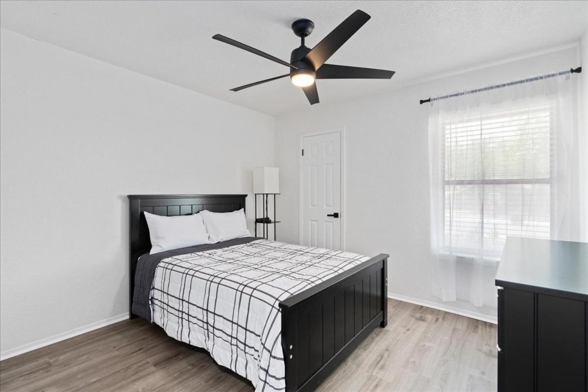 Three-Bedroom House photo 1