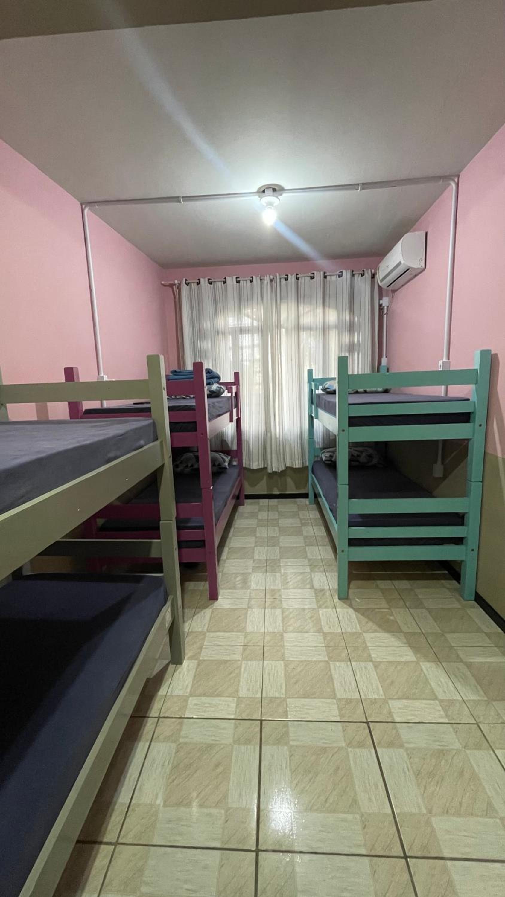 Bed in 8-Bed Mixed Dormitory Room photo 1