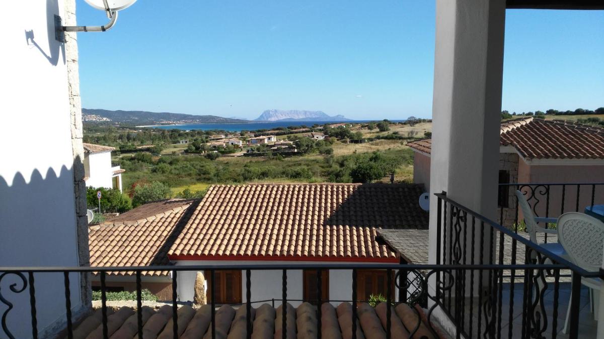 Two-Bedroom Apartment with Balcony and Sea View