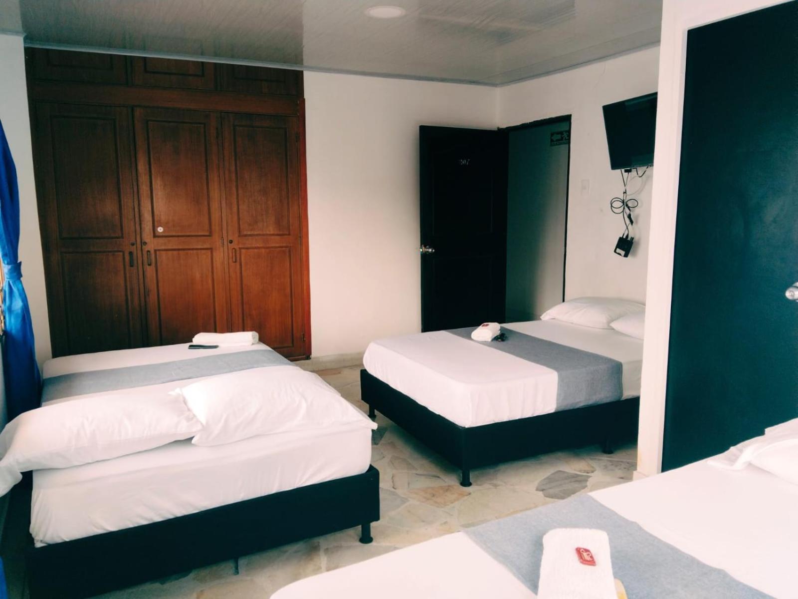 Quadruple Room With Balcony photo 3