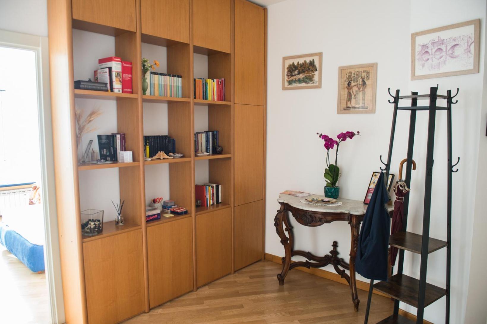 One-Bedroom Apartment photo 3