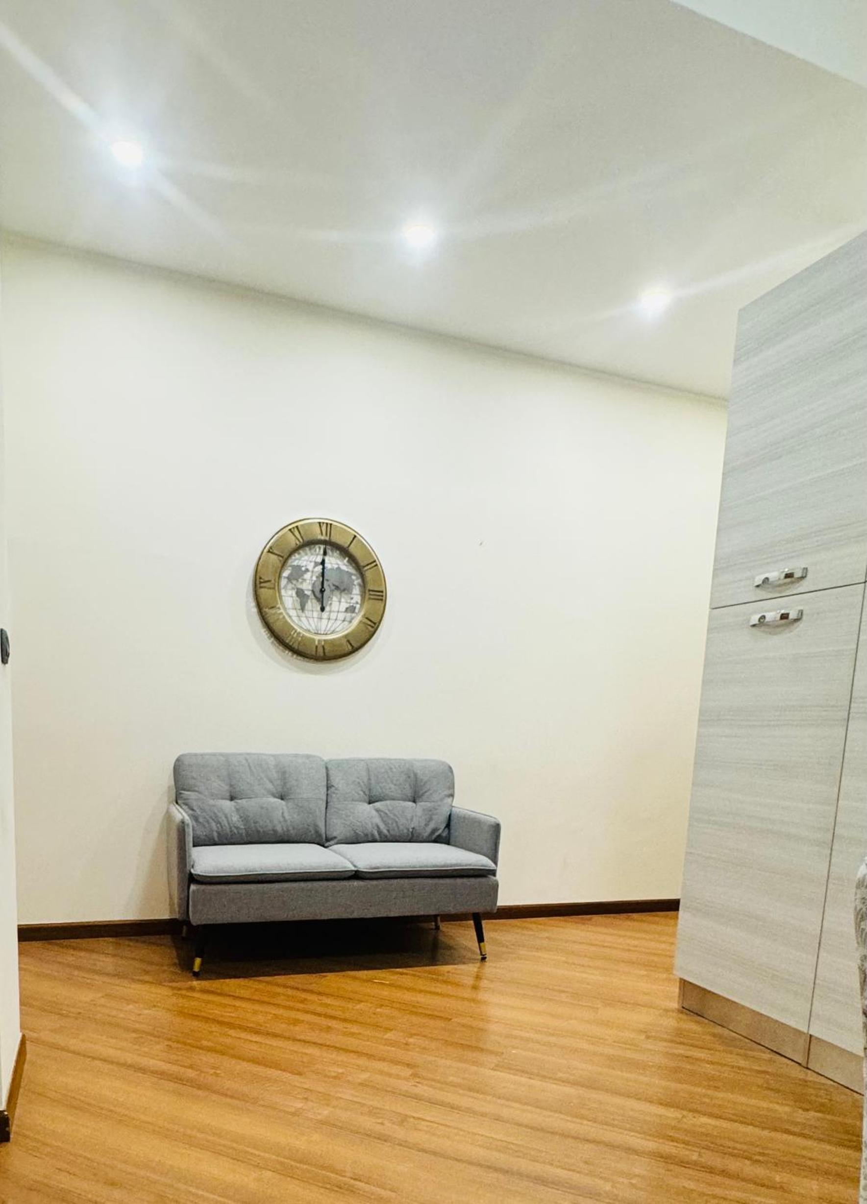 One-Bedroom Apartment photo 3