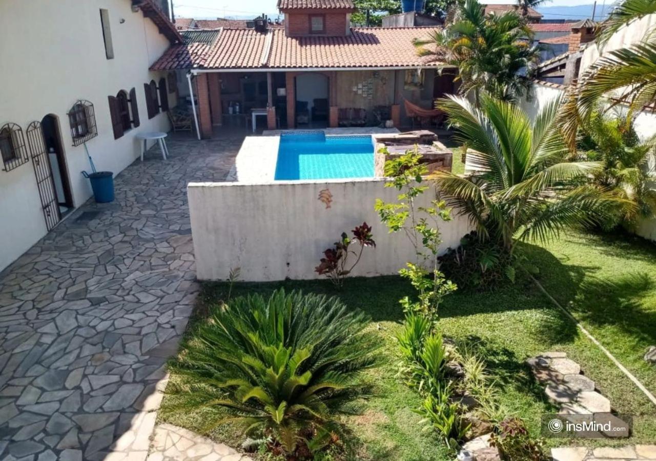 Three-Bedroom House photo 2