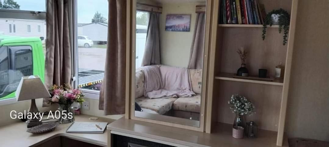 Mobile Home photo 2