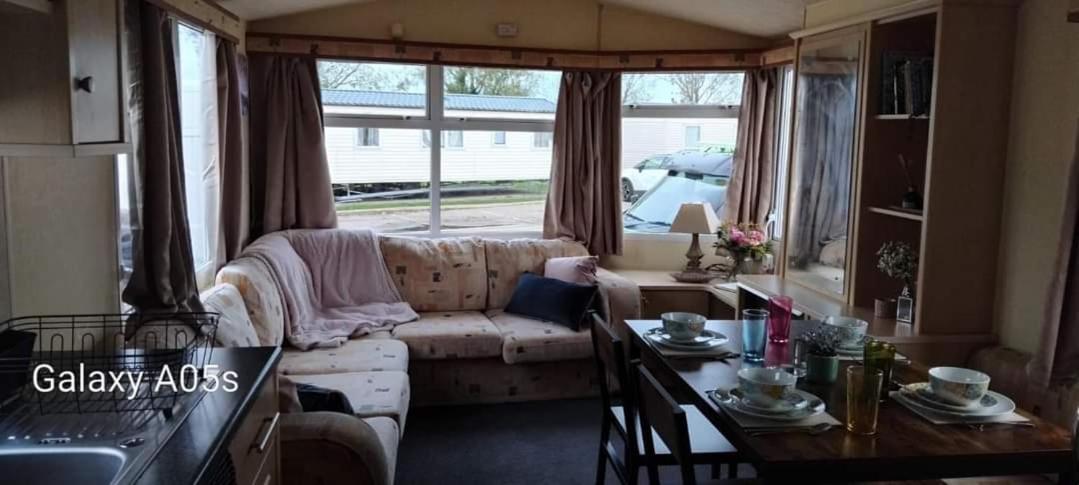 Mobile Home photo 3