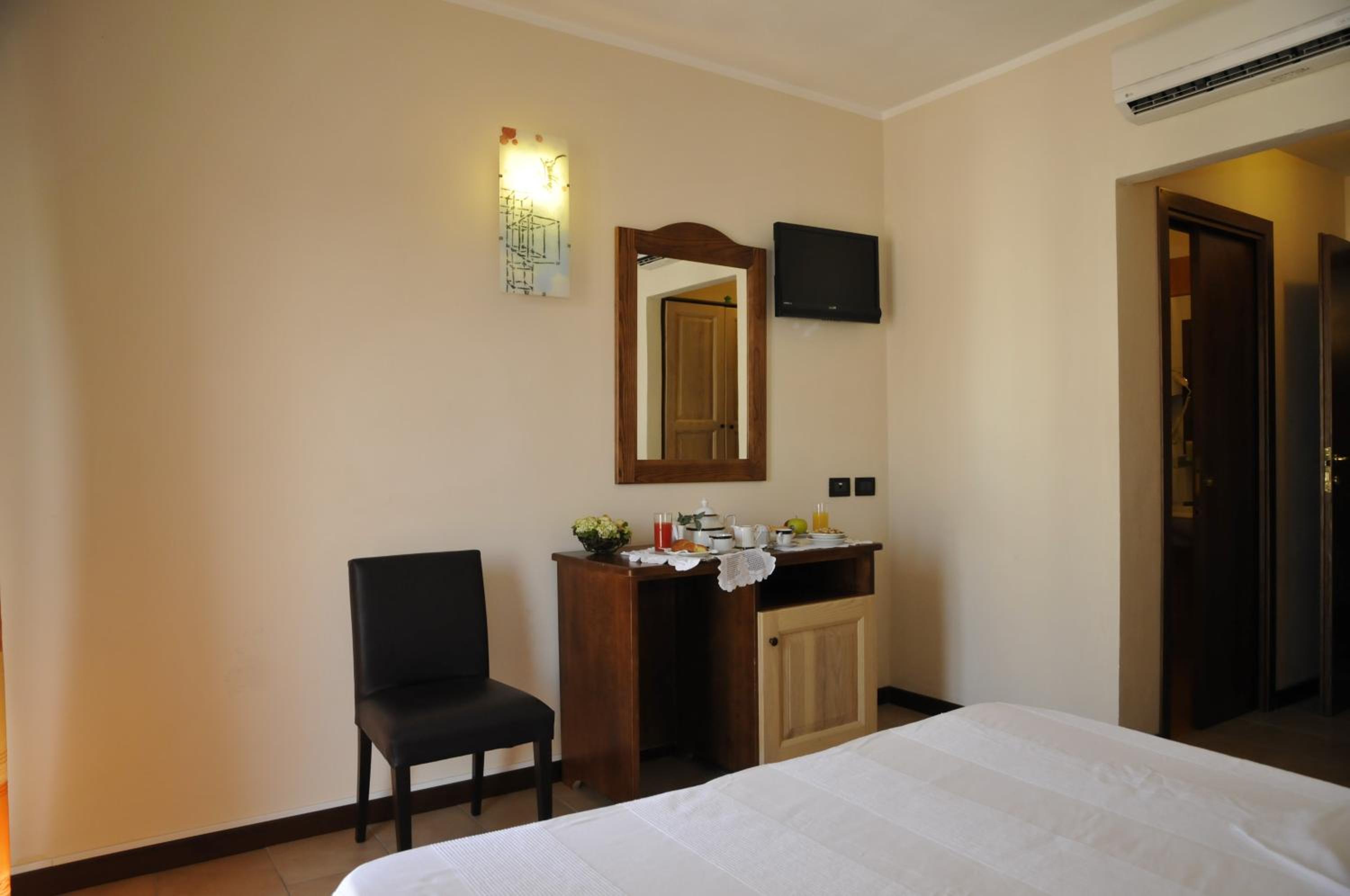 Double Room - Photo 1