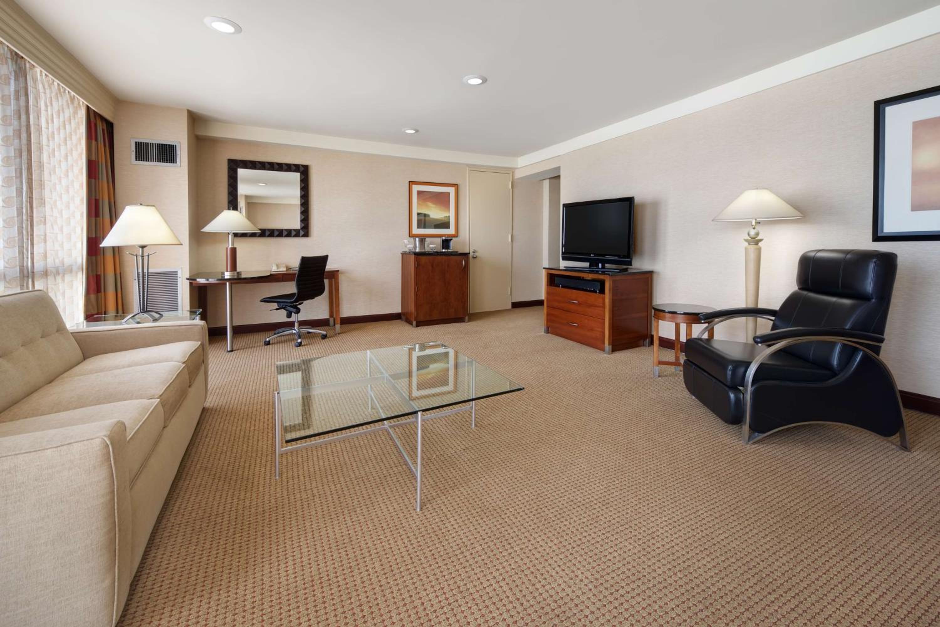 Junior King Suite