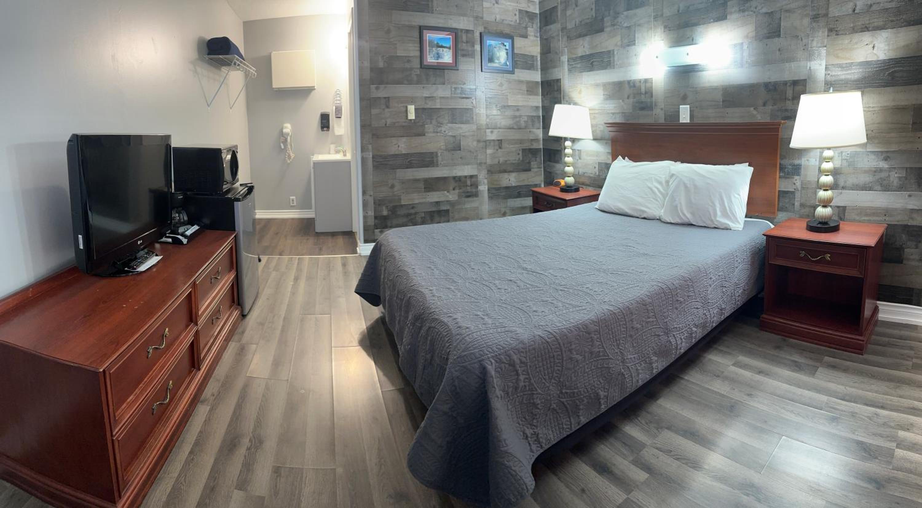 Queen Room - Photo 6