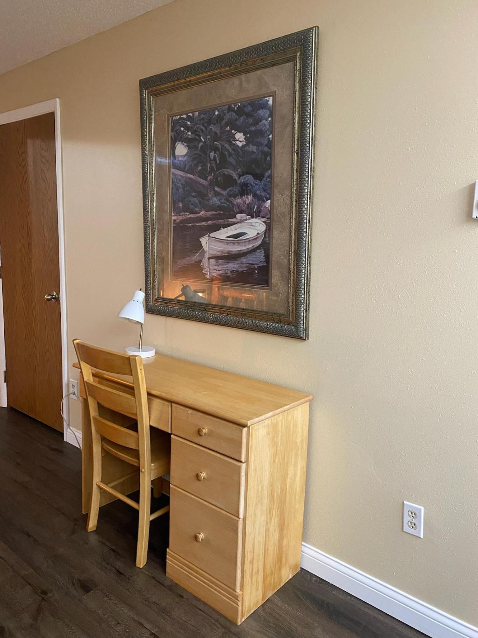 One-Bedroom Apartment - Photo 4