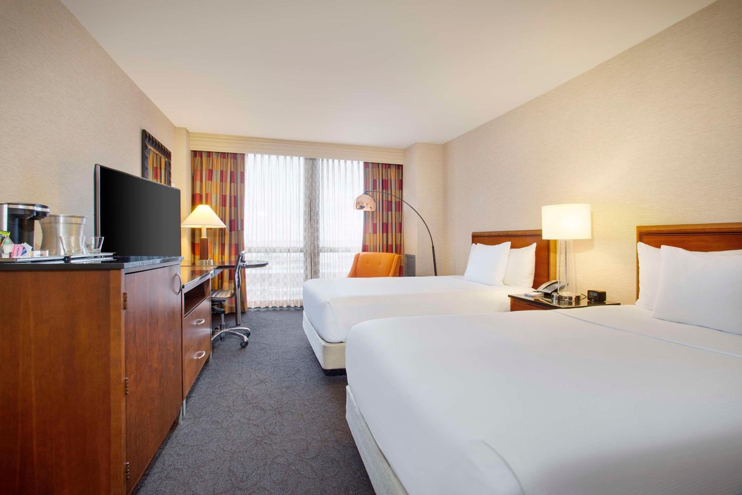 Business Double Room with Two Double Beds - High Floor