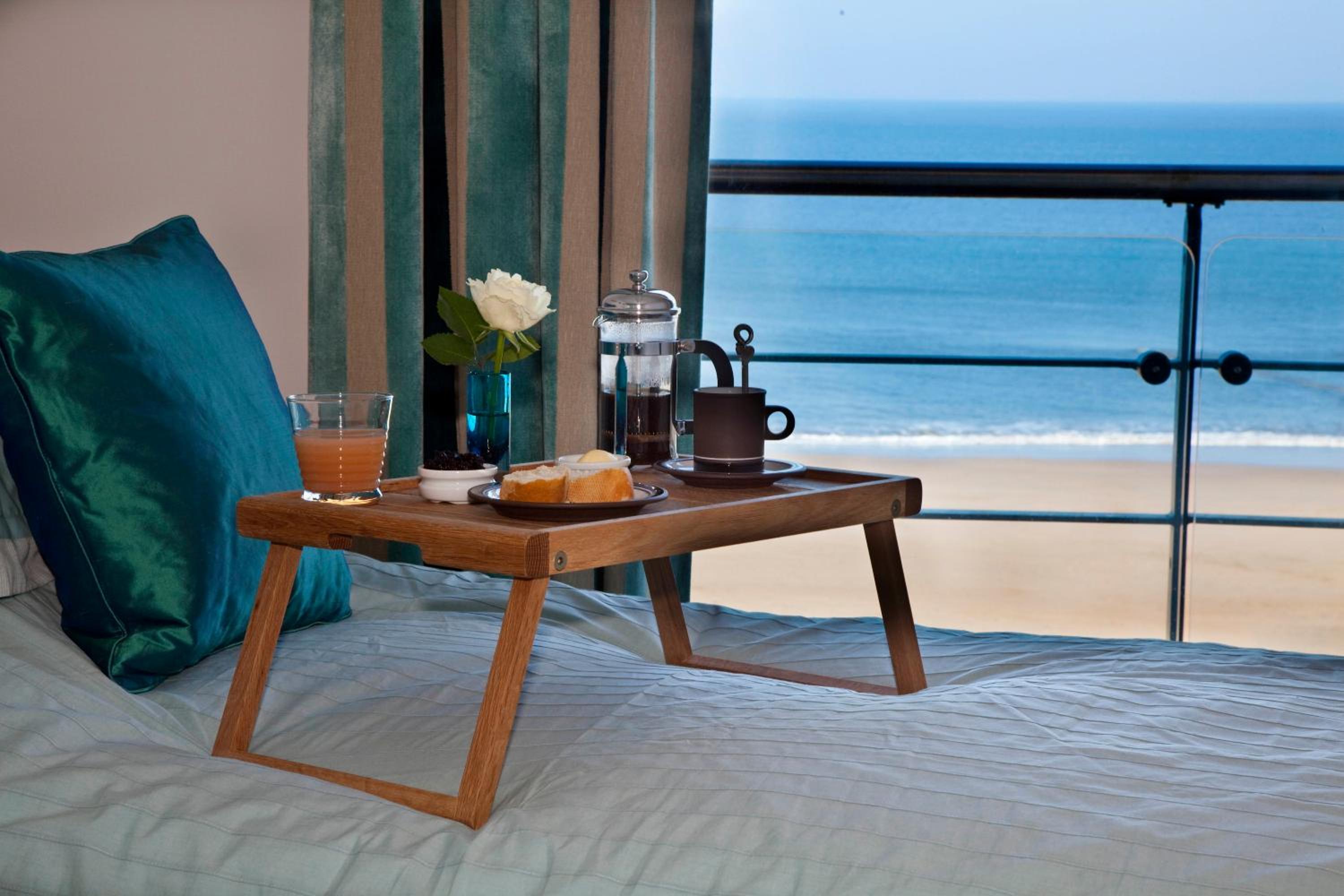 Two-Bedroom Apartment (Sea View)