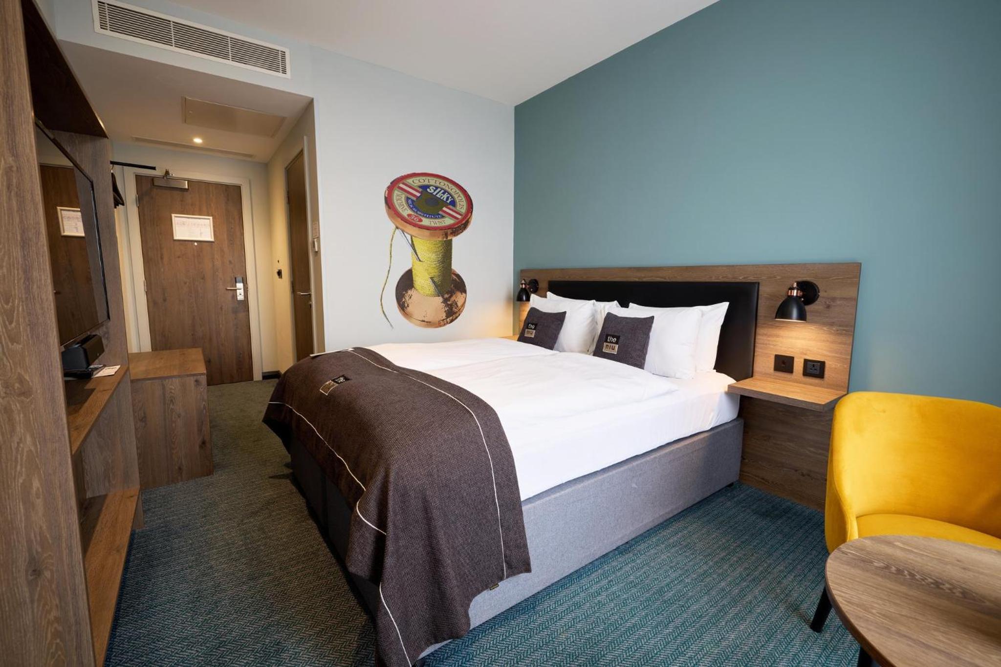 Standard Queen Room - Photo 10