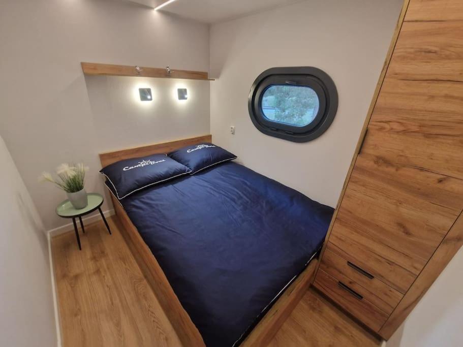 Mobile Home photo 1