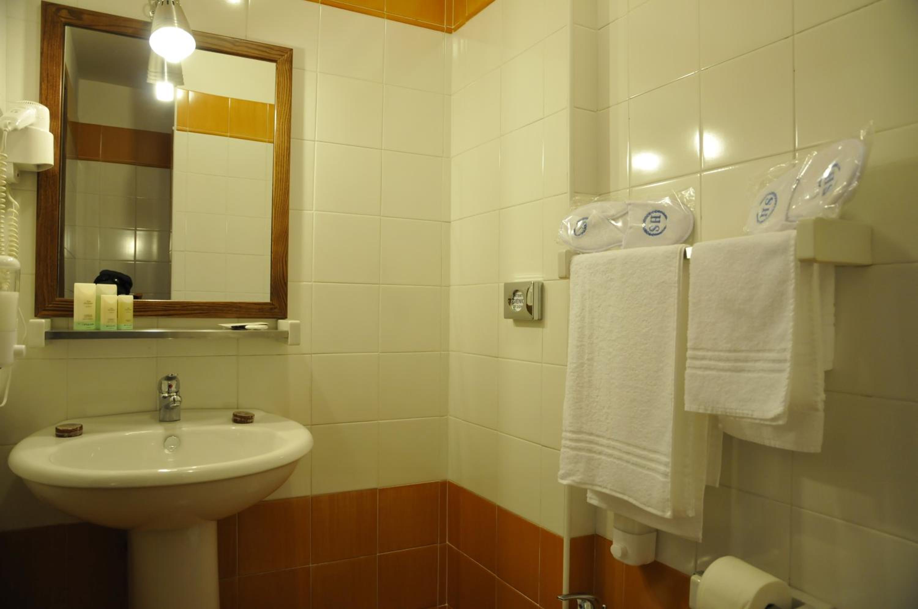 Double Room - Photo 3