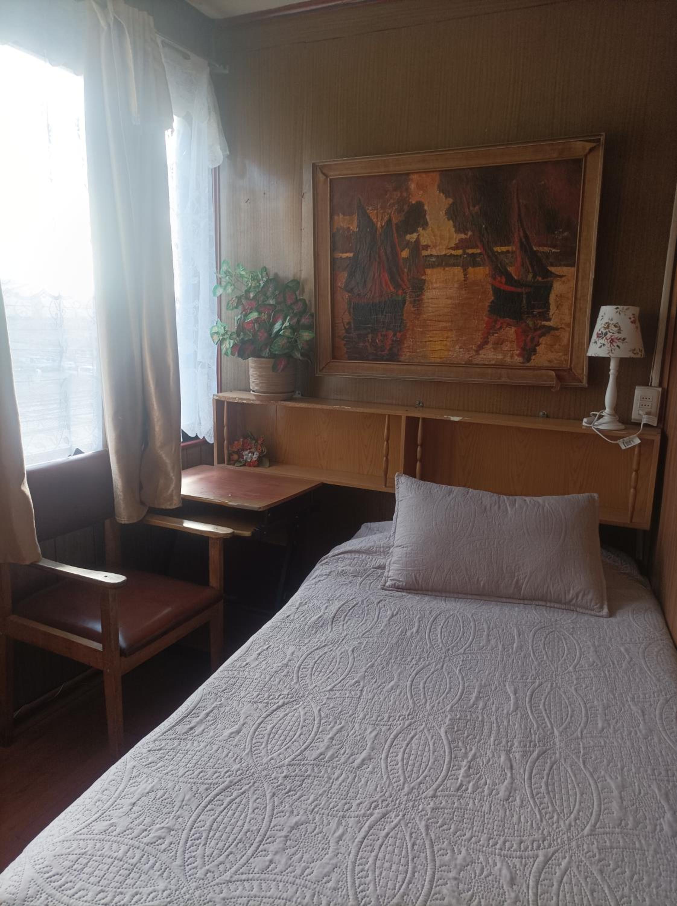 Standard Single Room with Shared Bathroom photo 3