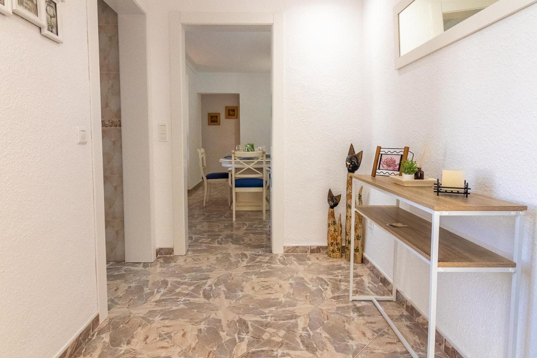 Apartamento de tres habitaciones con vista al mar