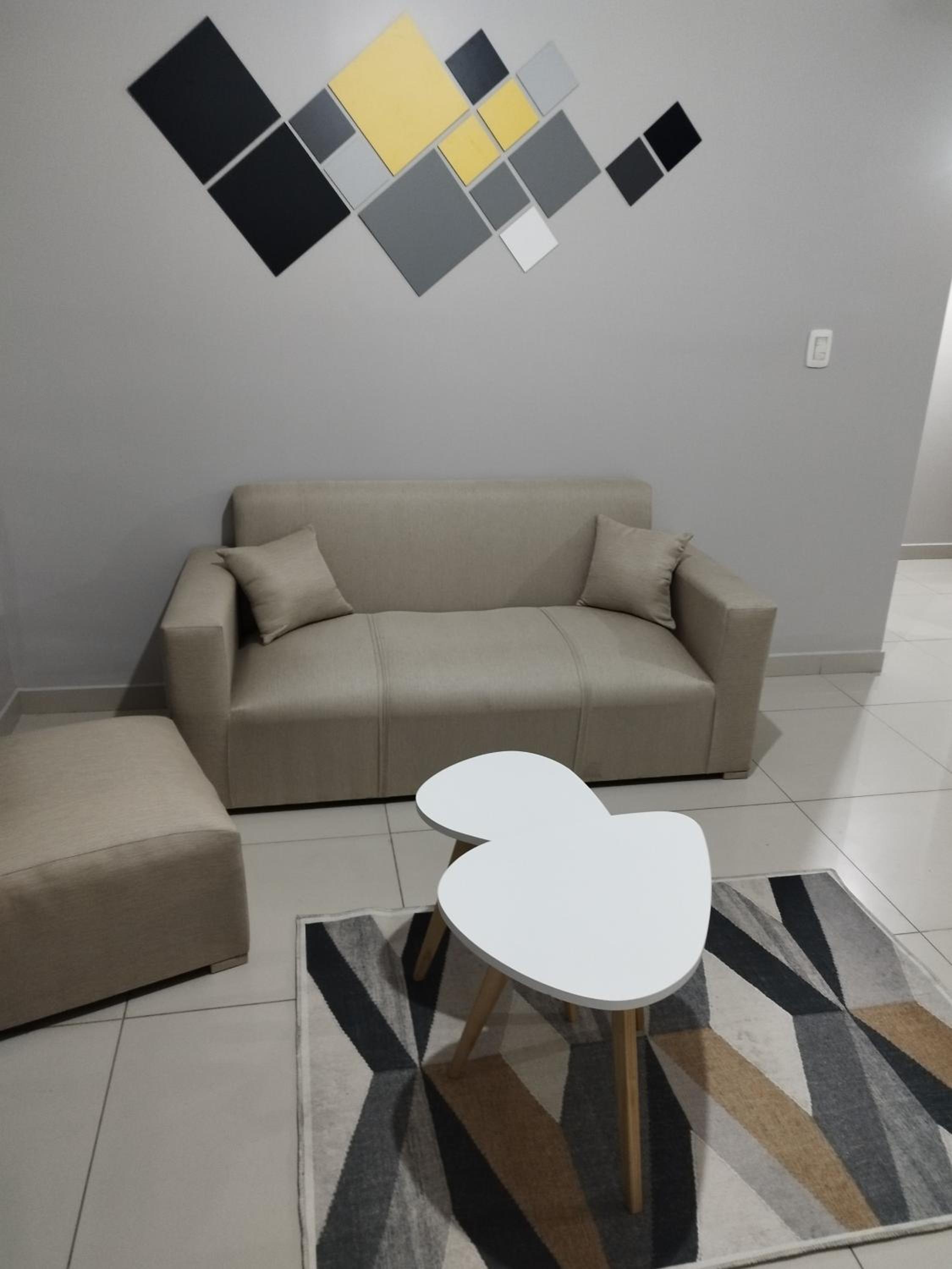One-Bedroom Apartment photo 1