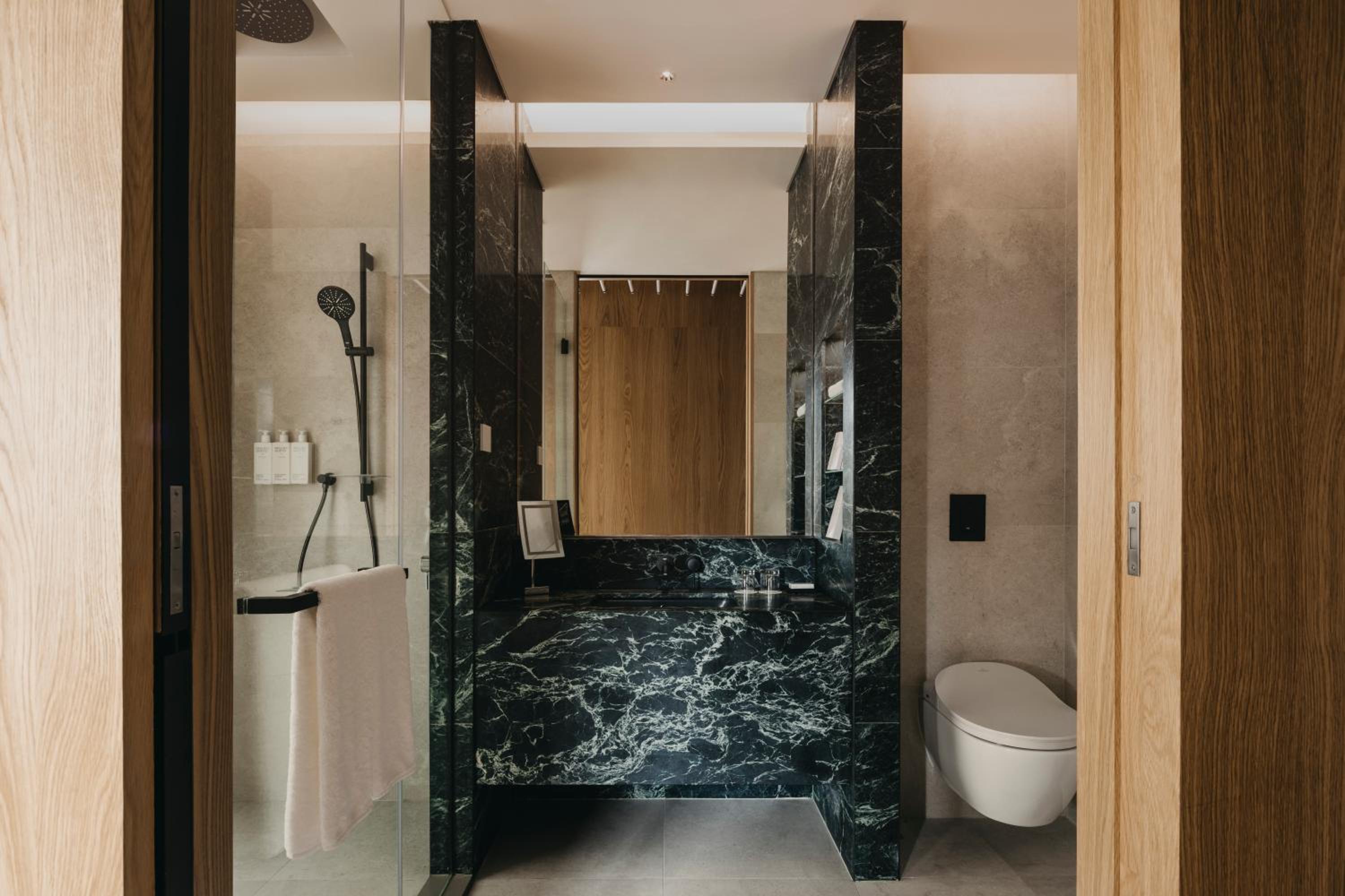 Shophouse Suite with Club Benefits photo 3