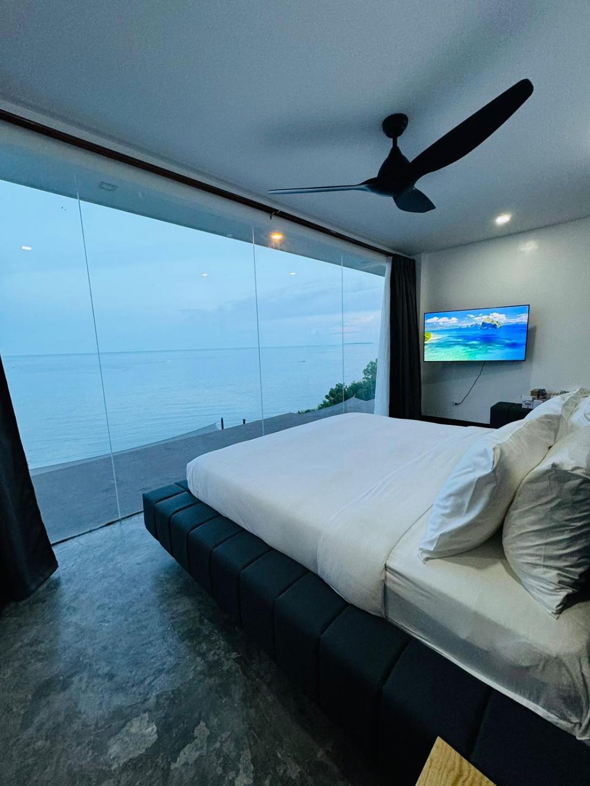 Deluxe Room with Plunge Pool - Photo 1