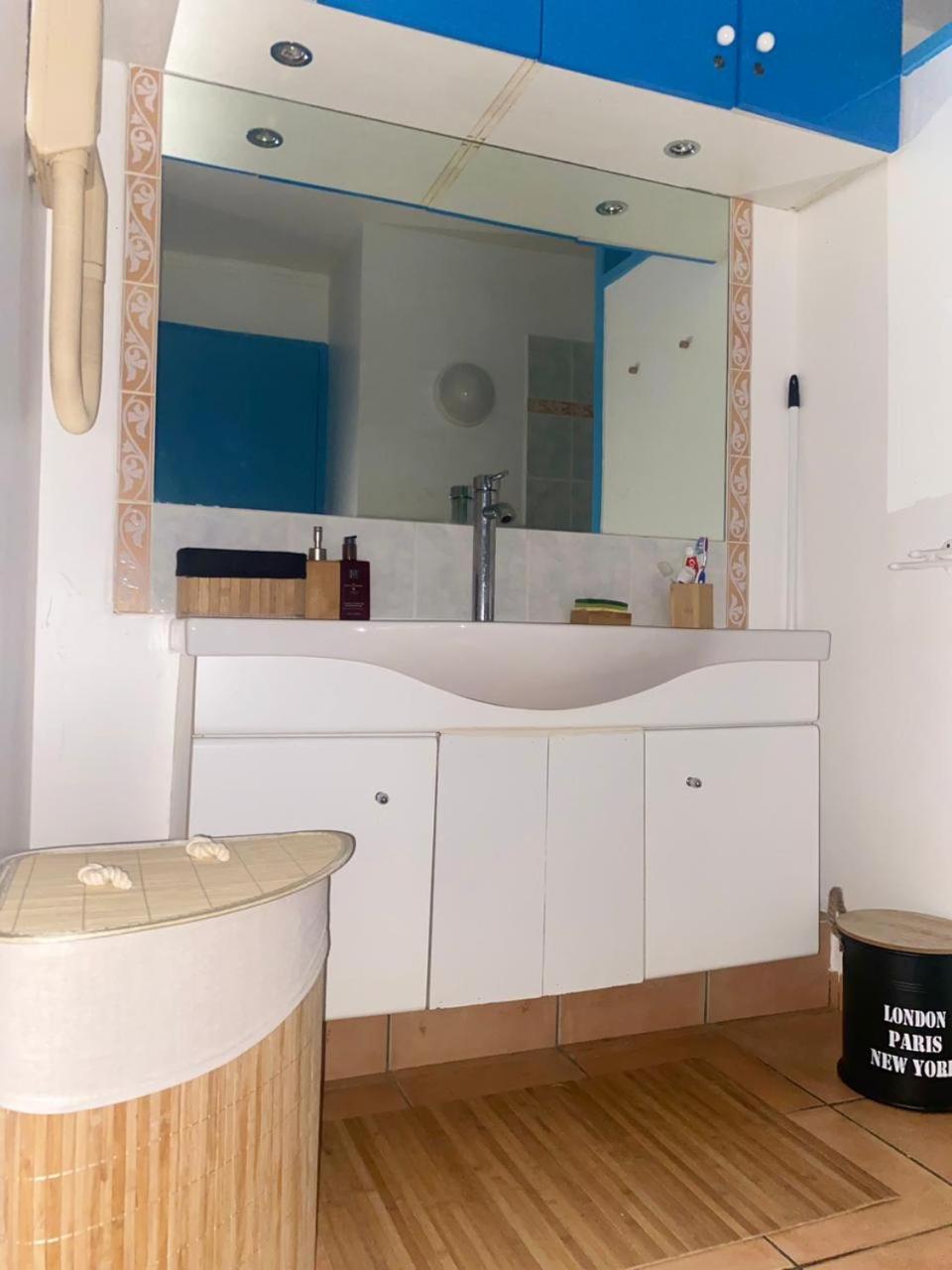 One-Bedroom House photo 2