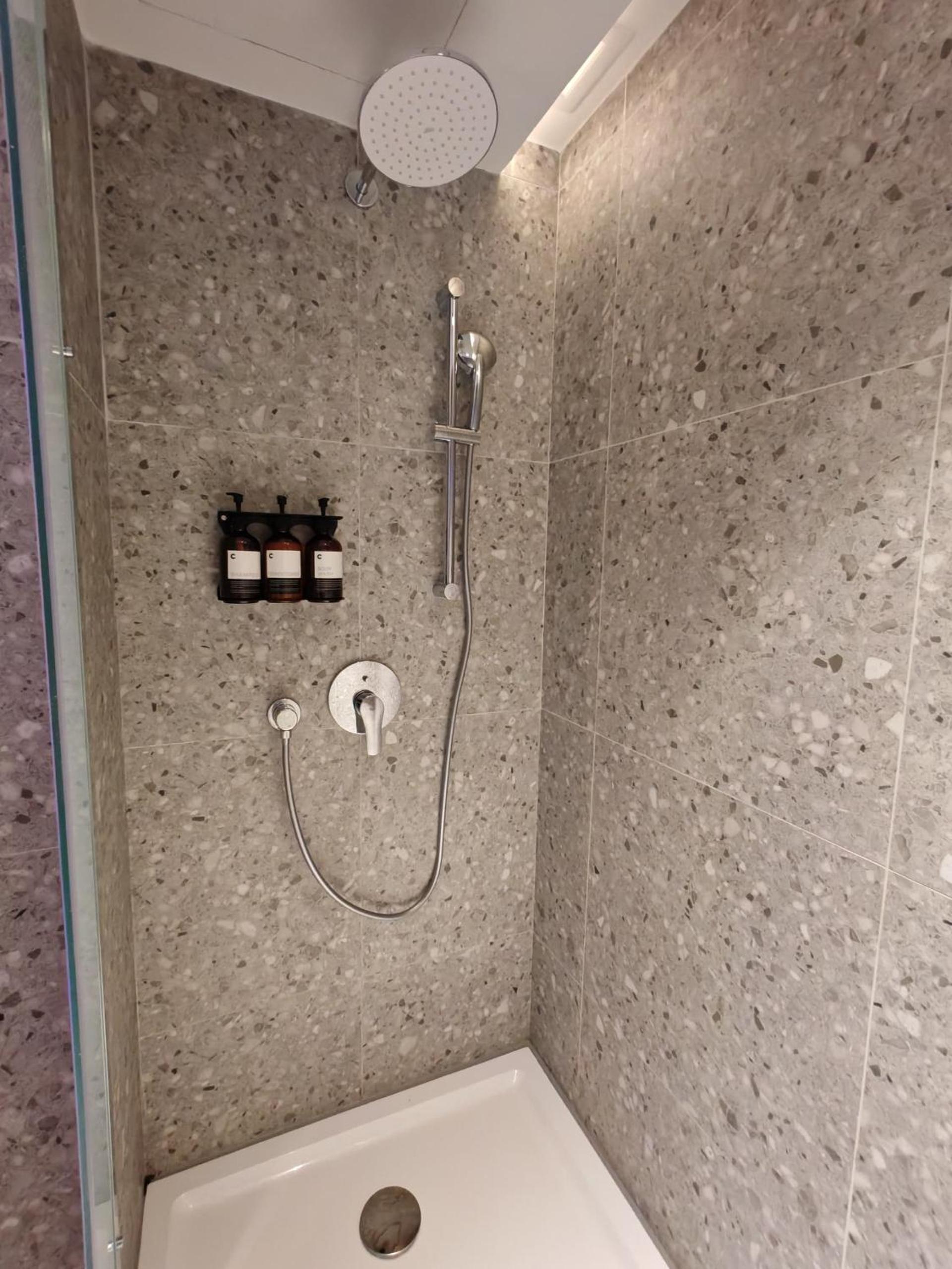 Deluxe Twin Room - MAX 12 Hours Stay - Photo 3