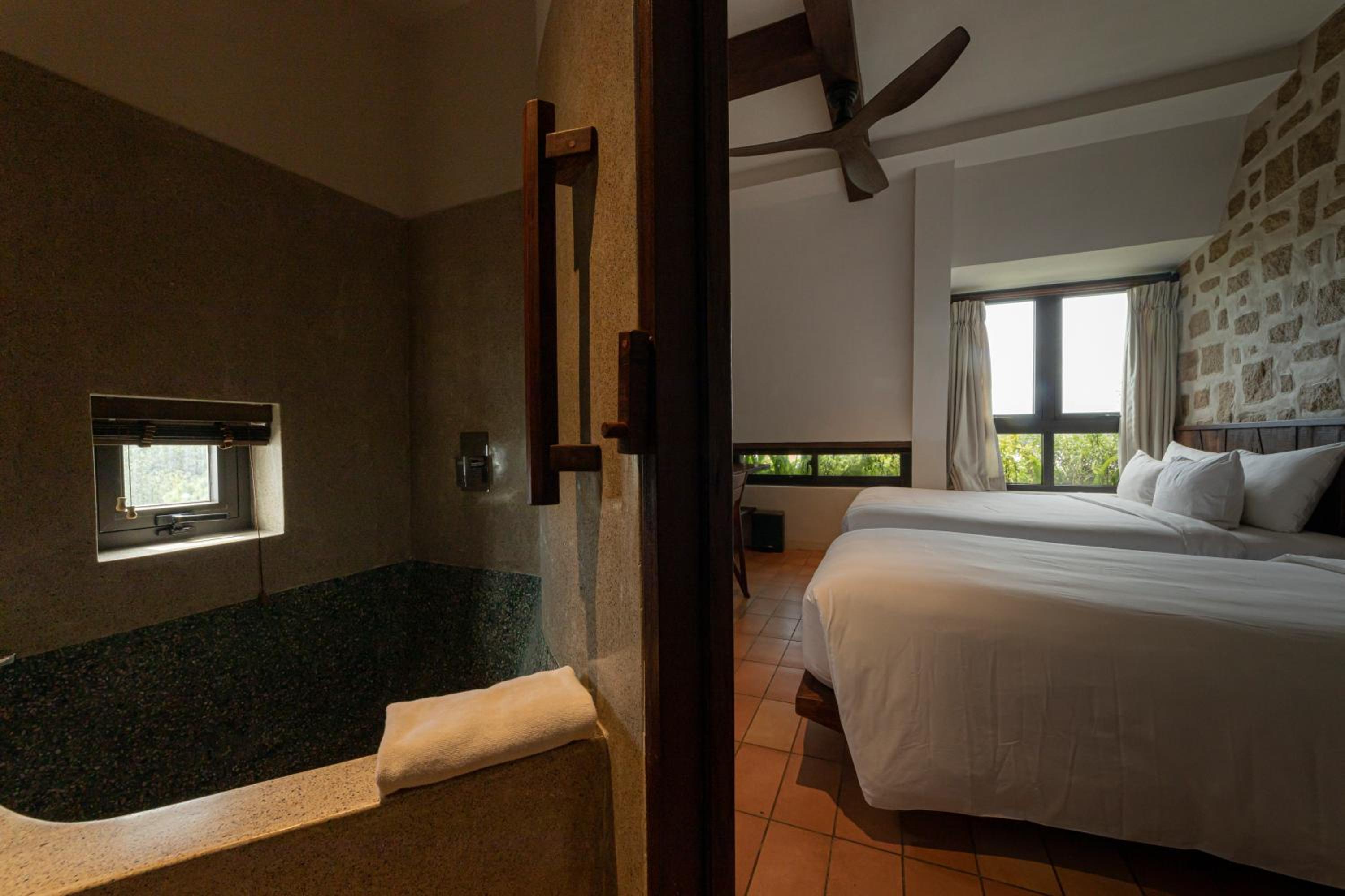 Triple Room with Garden View - Photo 9