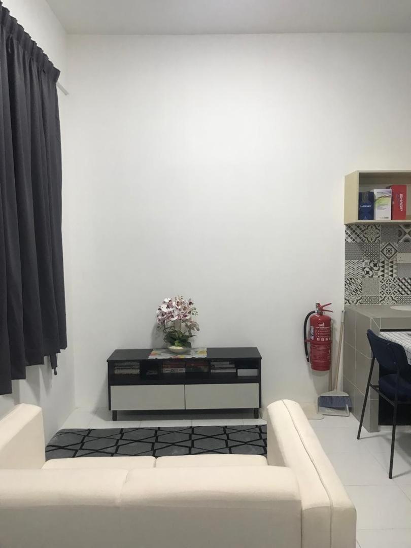 Family Room photo 3