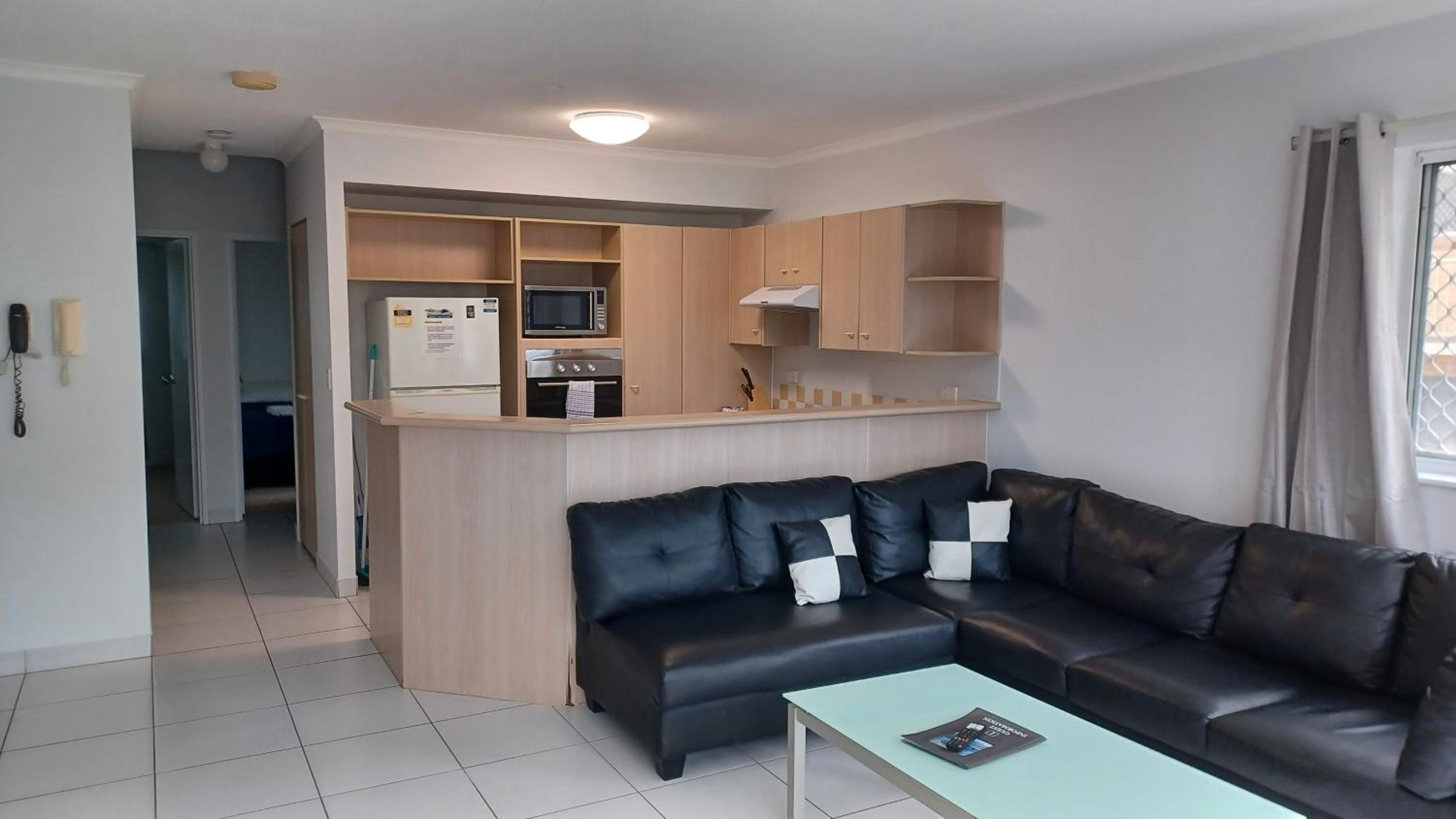 Three-Bedroom Apartment - Photo 6