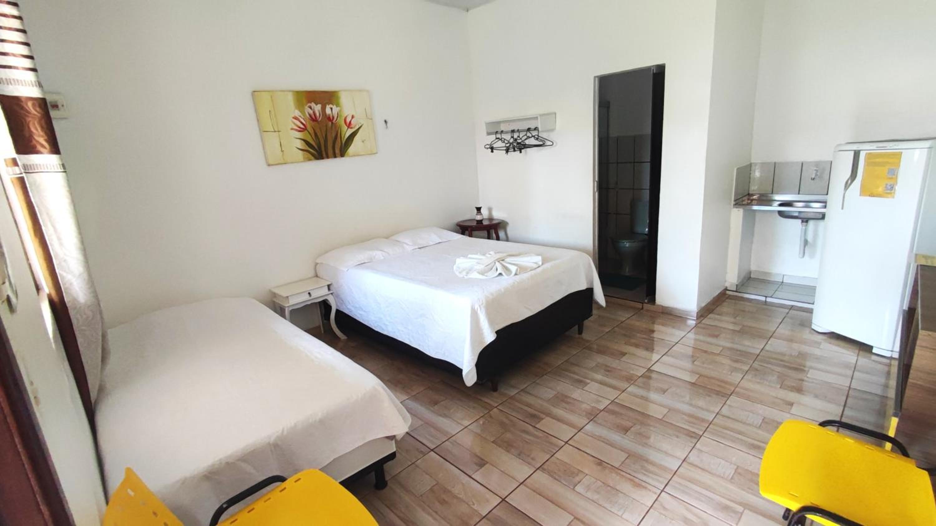 Suite - Photo 1