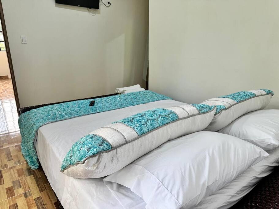 Seven-Bedroom House photo 1