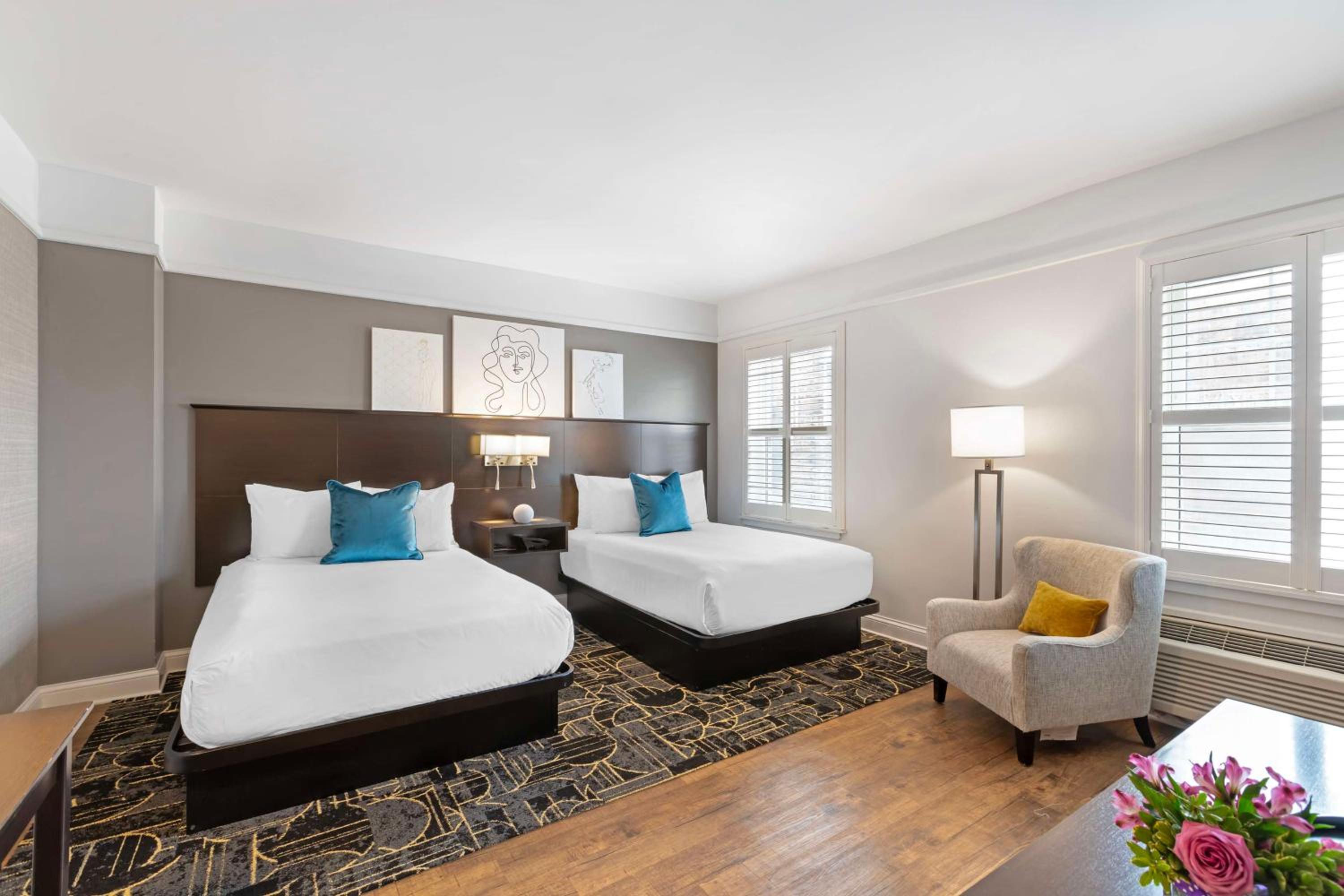 Double Room with Two Double Beds and Sofa Bed - Non-Smoking at Best Western Plus Hawthorne Terrace Hotel in Chicago