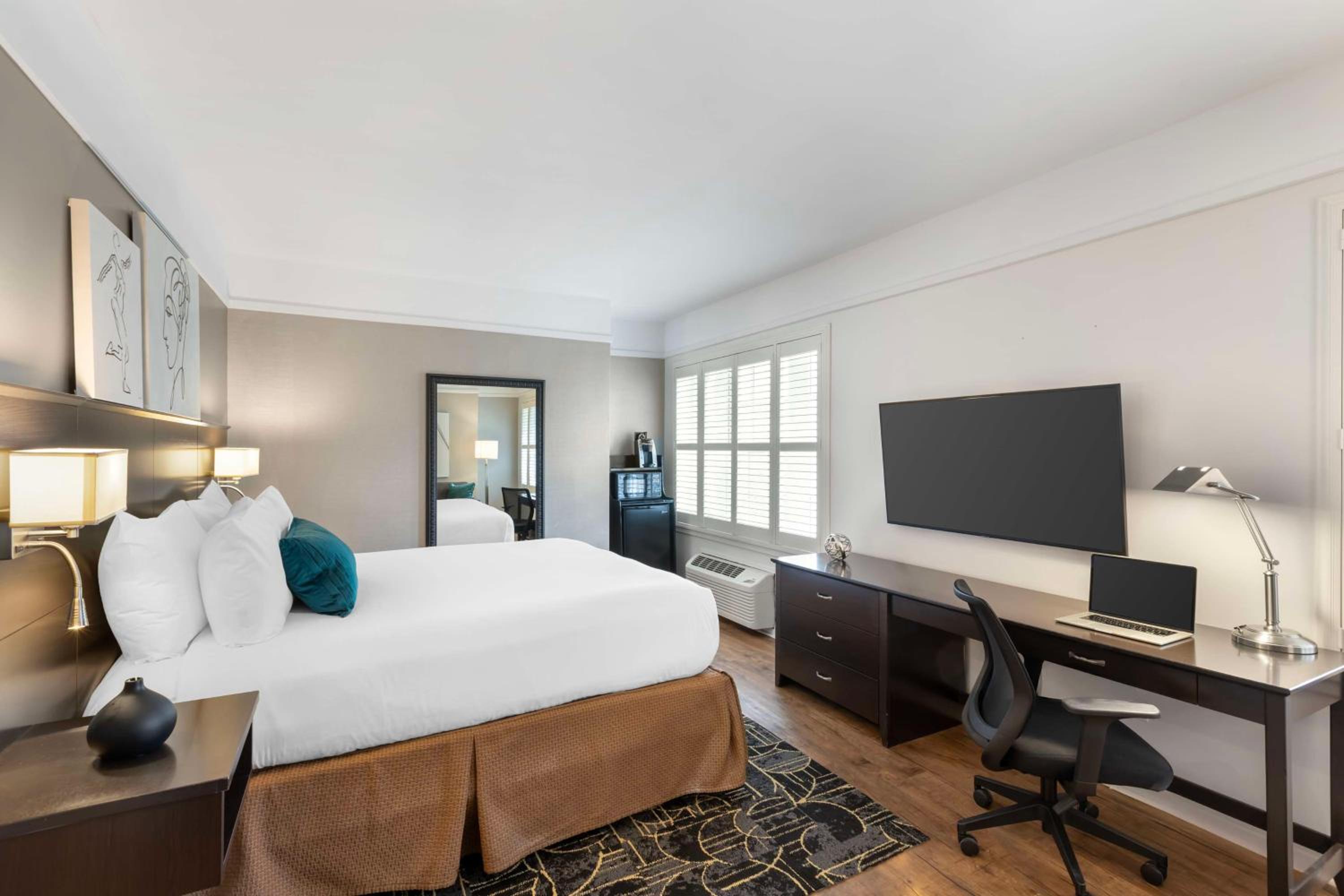 King Room with Jacuzzi - Photo 3