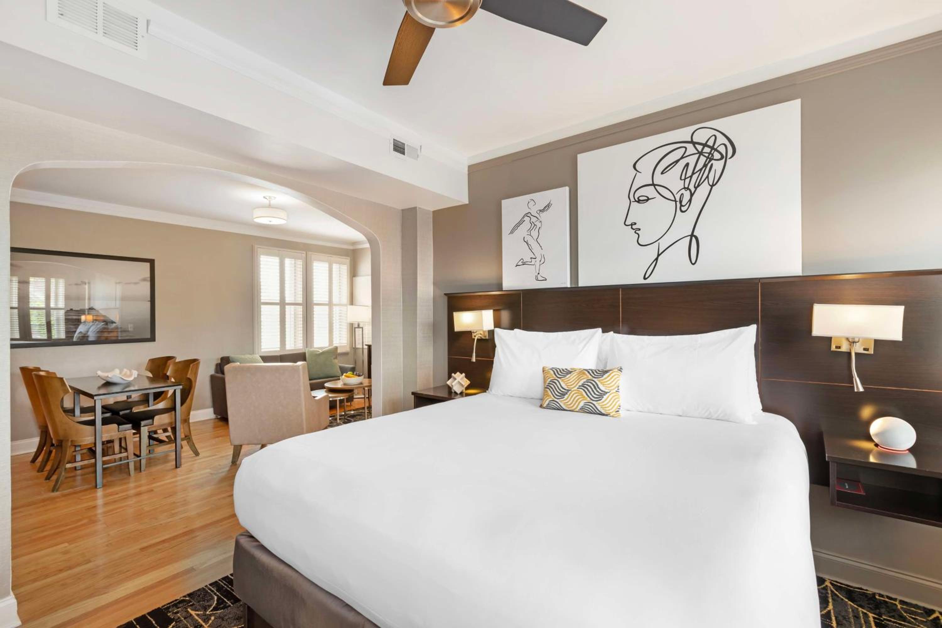 Two-Room King Suite with Two King Beds, Sofa Bed and Living Area - Non-Smoking - Photo 3