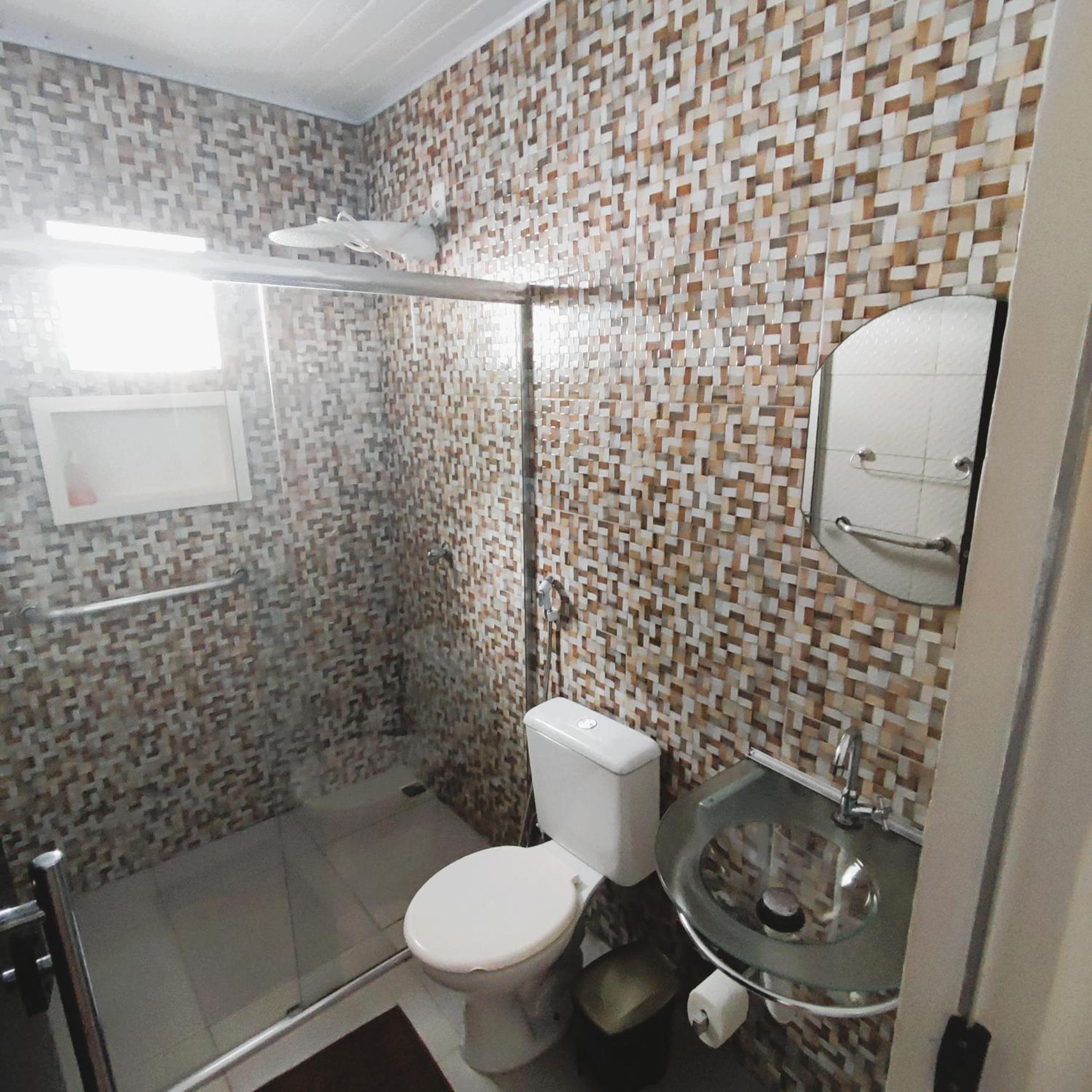 Large Double Room - Photo 2