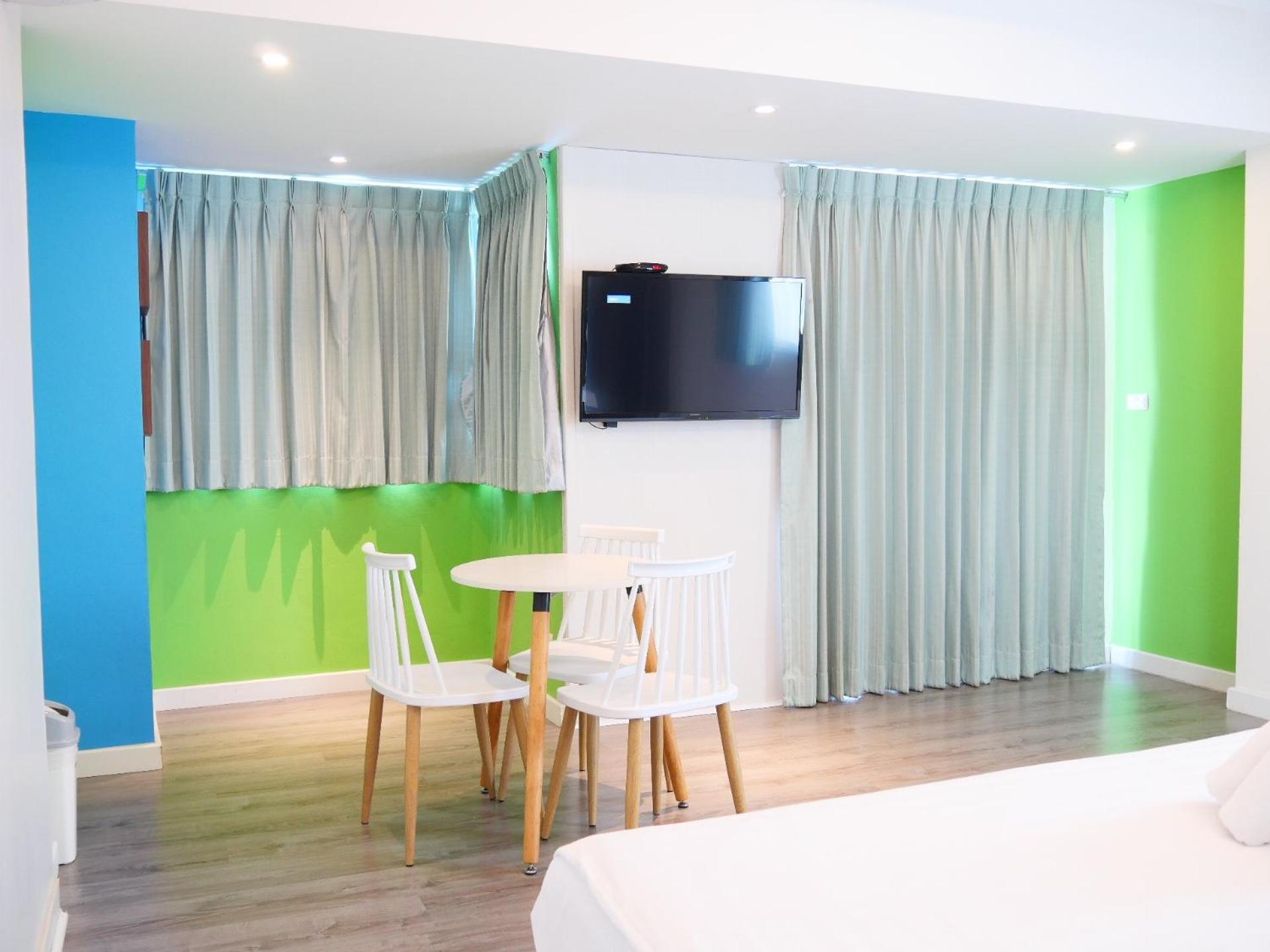 Family Room - Photo 14