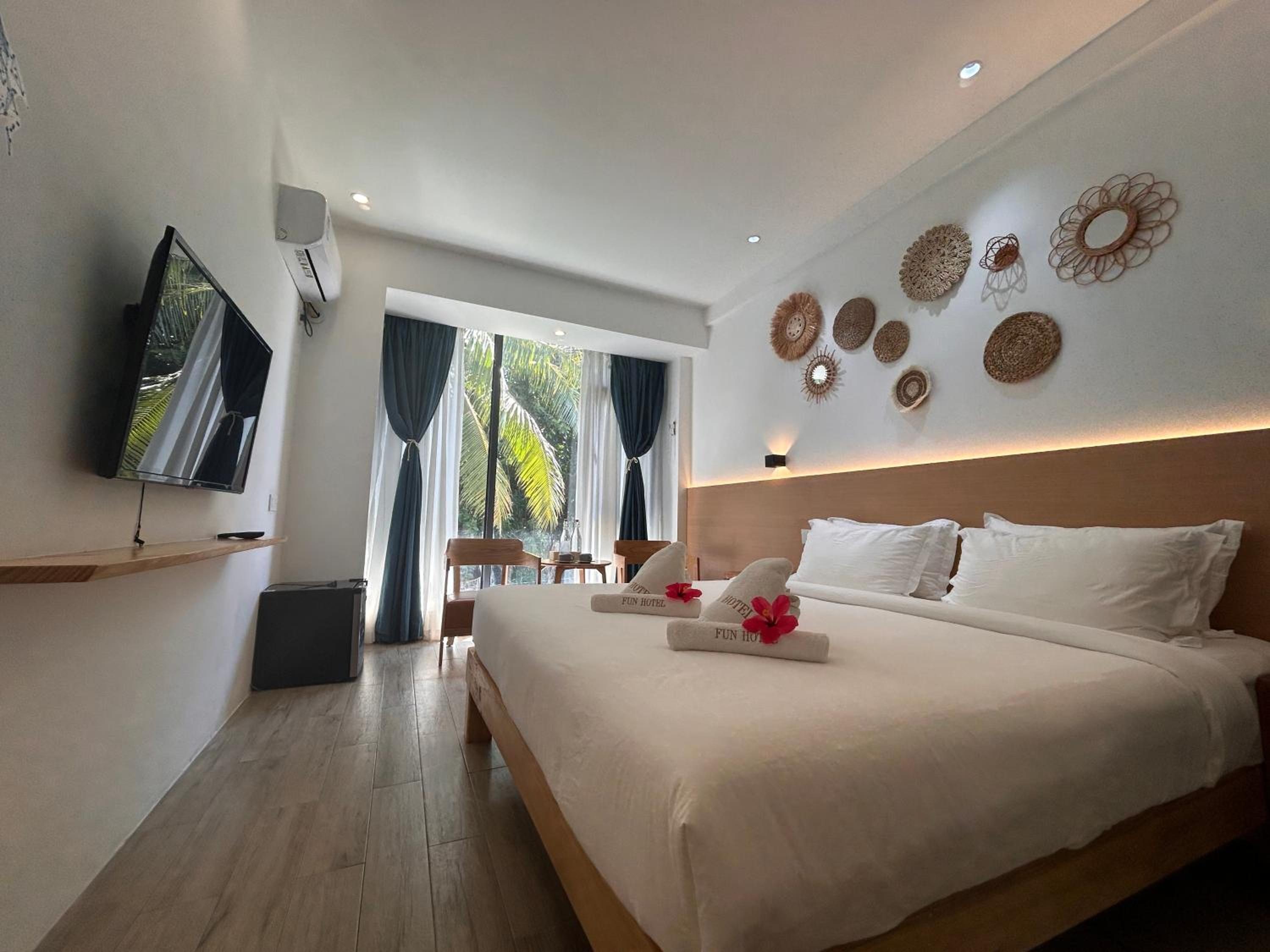 Deluxe Queen Room - Photo 2