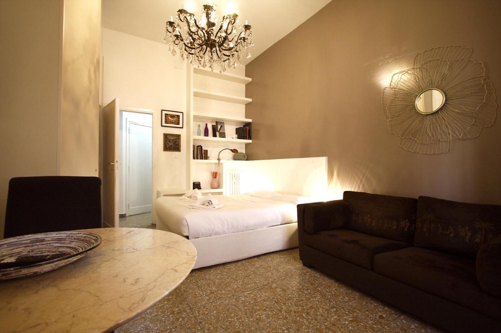 Studio Apartment photo 3