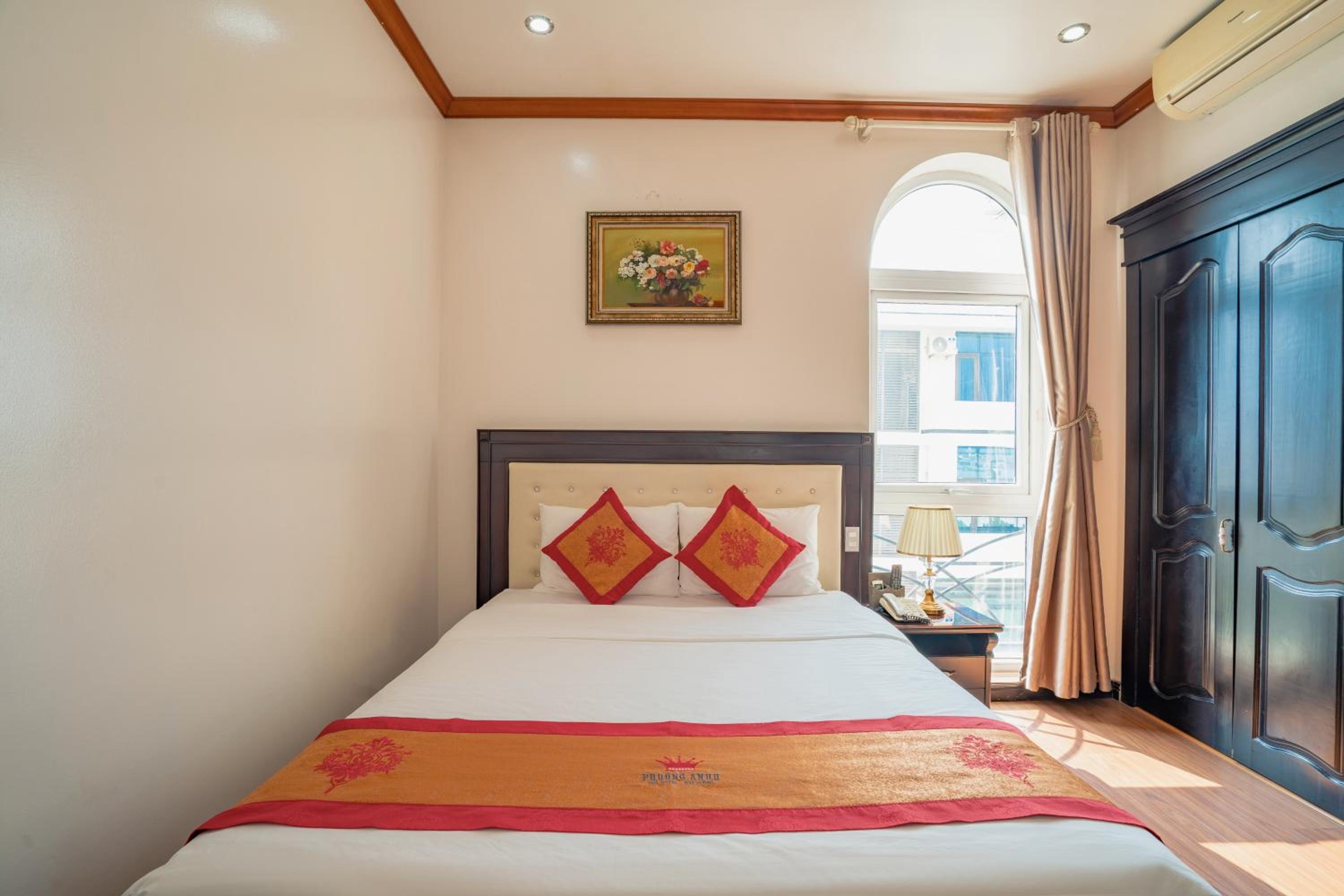 Standard Queen Room photo 2