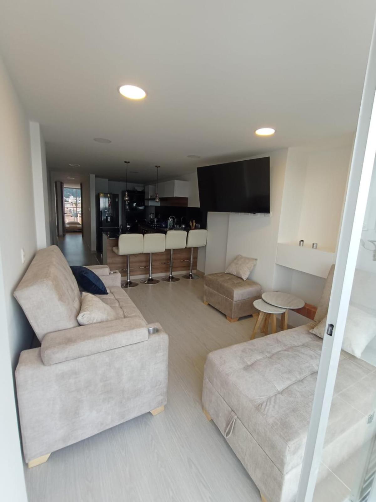 Three-Bedroom Apartment with Balcony photo 1