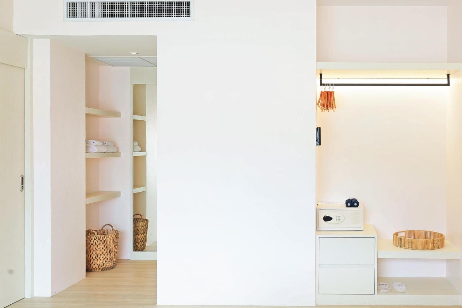 Suite 4 Pax - Photo 8