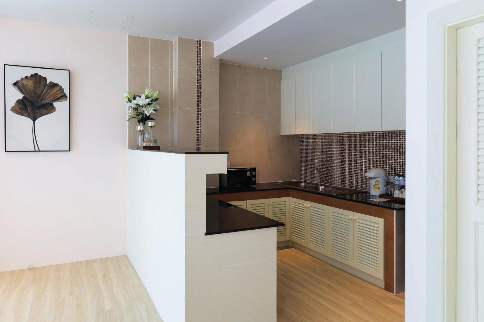 Suite 4 Pax - Photo 9