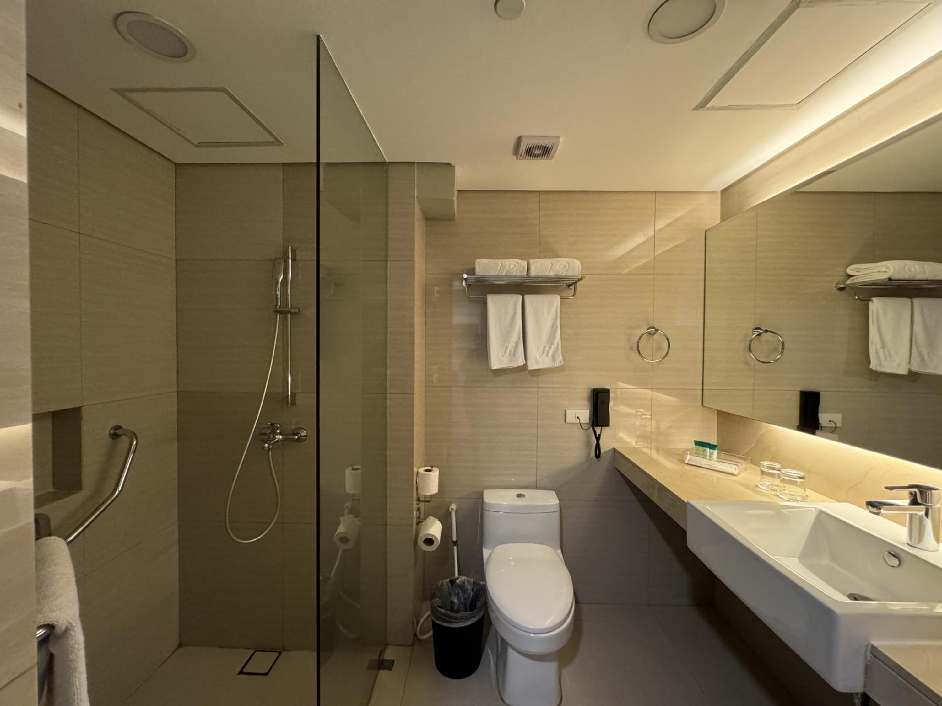 Business Twin Room - Photo 2