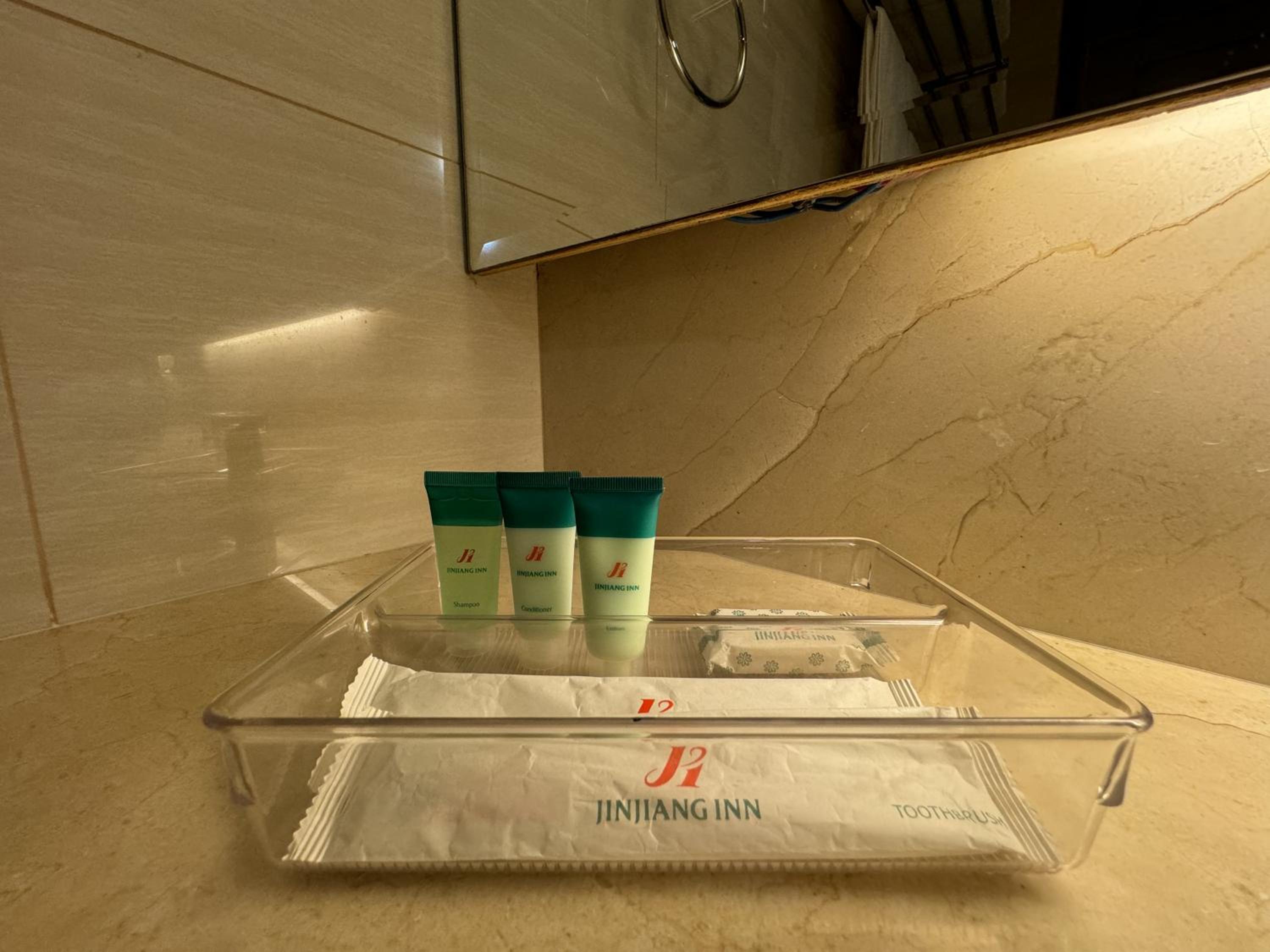 Business Twin Room - Photo 4