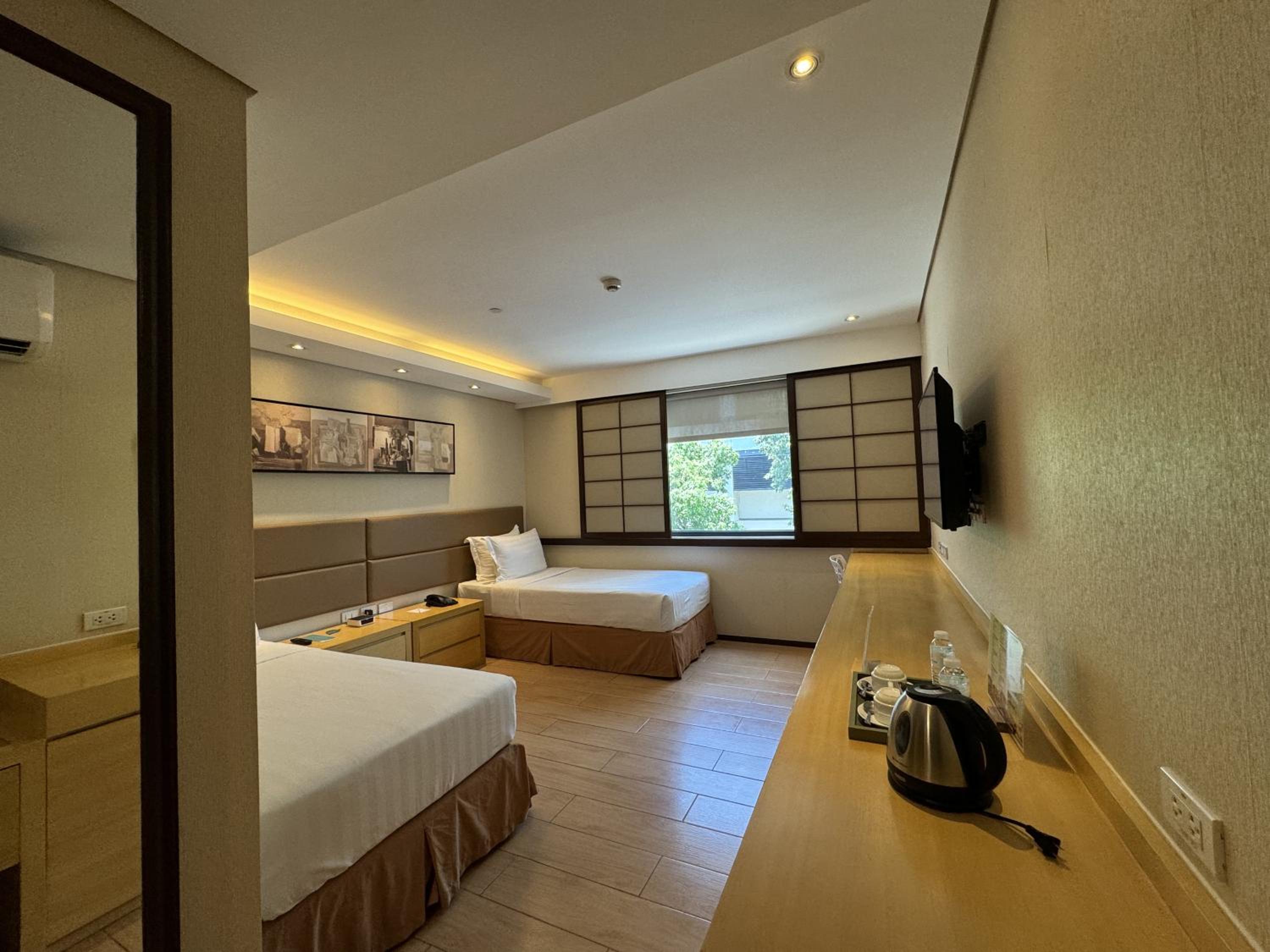 Business Twin Room - Photo 5