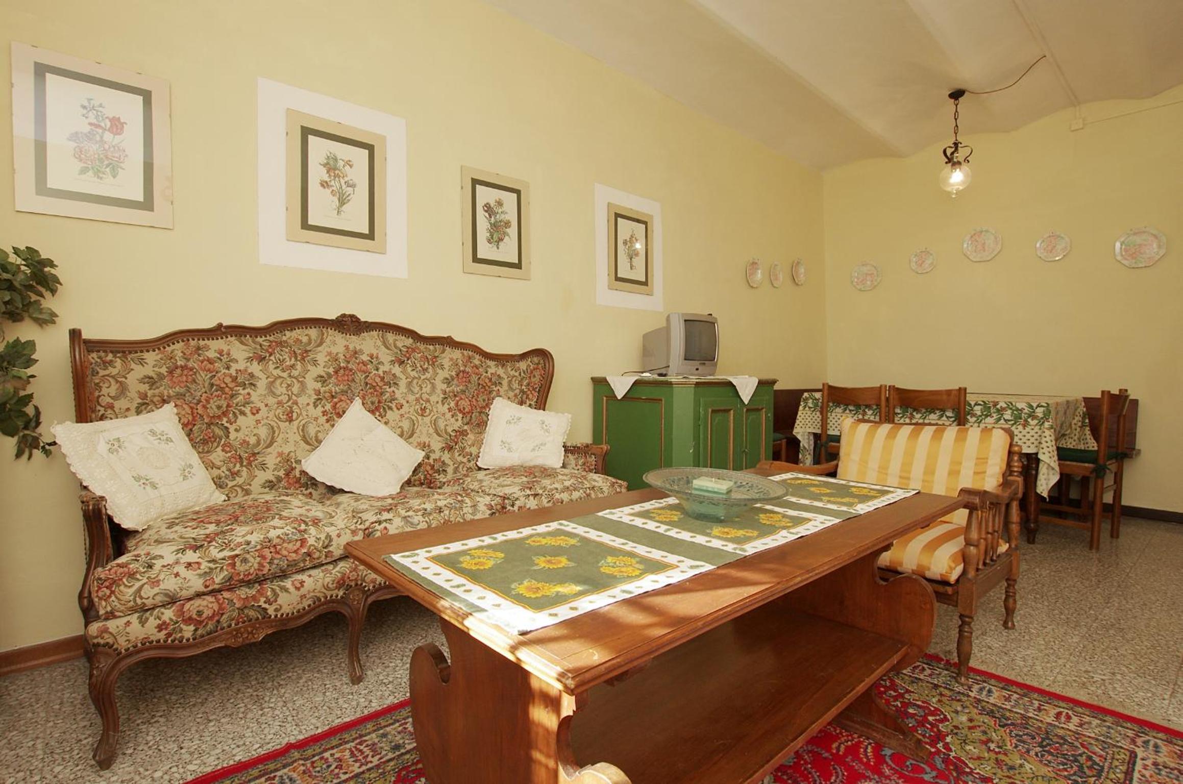 Two-Bedroom Apartment - Photo 20